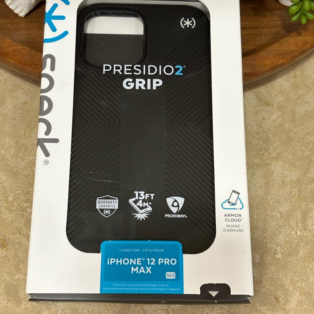 Speck Black Presidio2 Grip iPhone 12 Pro Max Phone Case